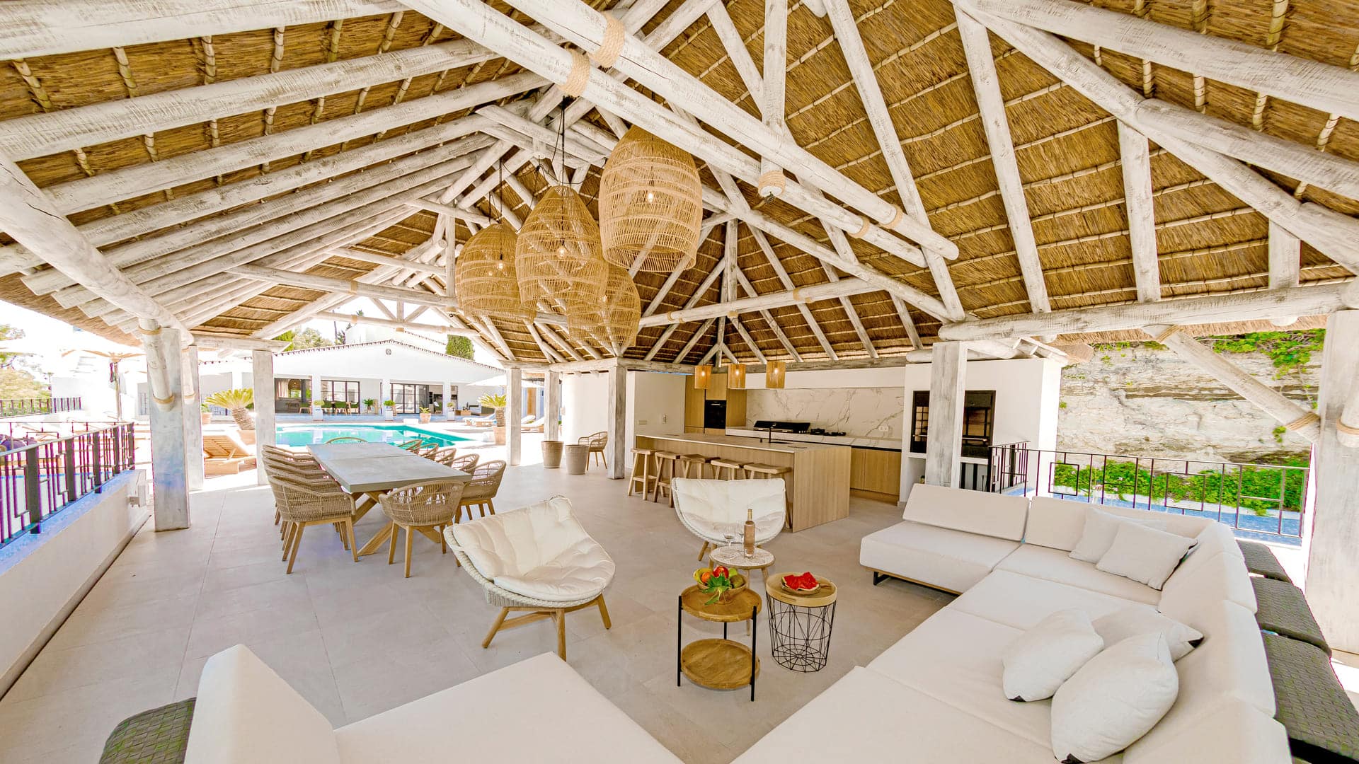 Why Thatching is Popular in Spain’s Mediterranean Climate