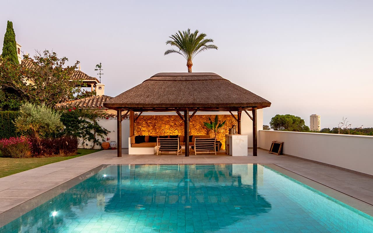 Gazebo de Junco Africano de Lujo, Marbella | Proyecto Residencial de Cape Reed International