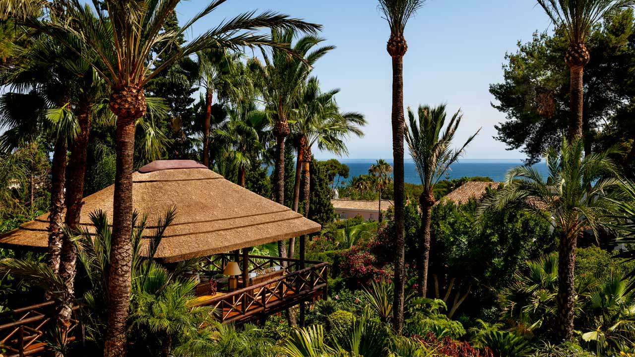 10 Dream Thatched Gazebo Designs to Inspire Your Outdoor Makeover